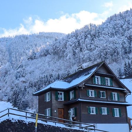 Szilvias Bergwiesenblick - Emmetten Ganze Etage - 4 Zimmer Apartment Bagian luar foto