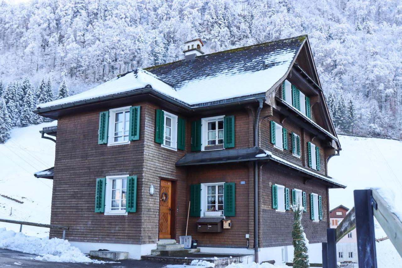 Szilvias Bergwiesenblick - Emmetten Ganze Etage - 4 Zimmer Apartment Bagian luar foto